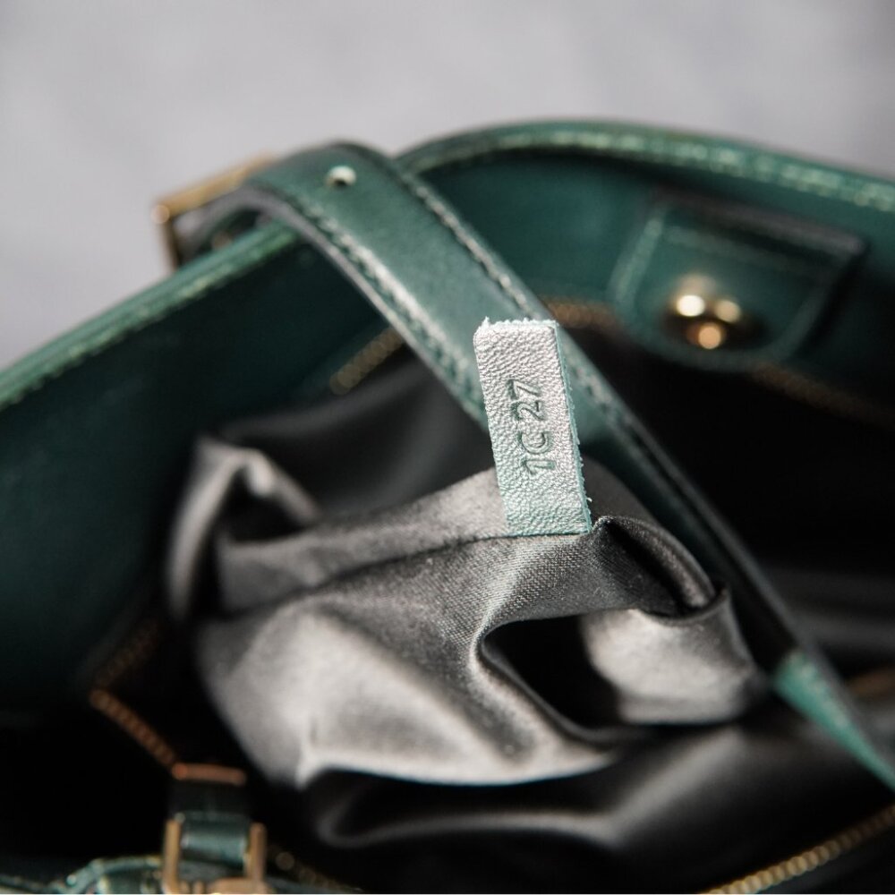 Tod’s Green Soft Leather 2-Way Shoulder Bag Handbag with Strap - Picture 9 of 15